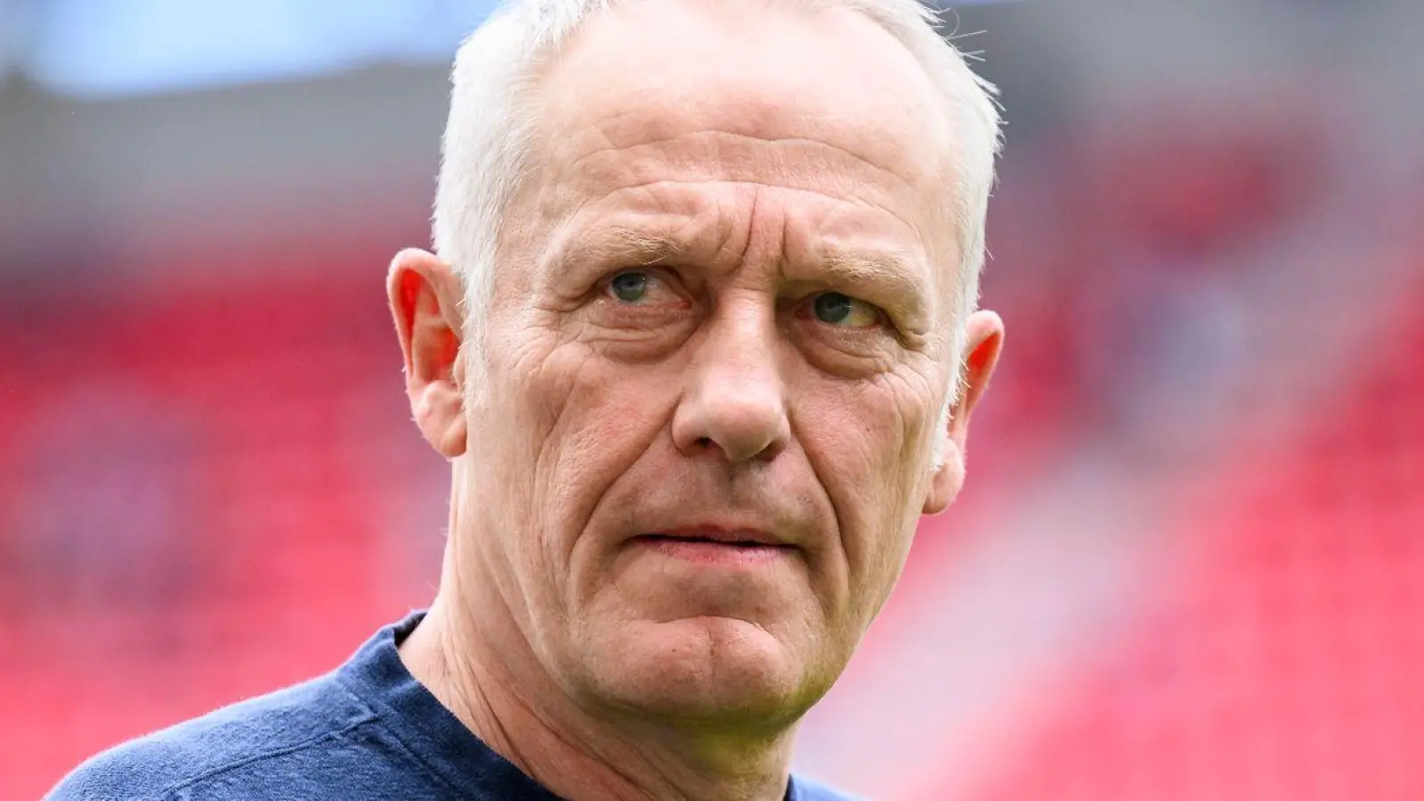 Für Christian Streich ist die Partie gegen Heidenheim das letzte Heimspiel als Coach des SC Freiburg. (Foto: Tom Weller/dpa)