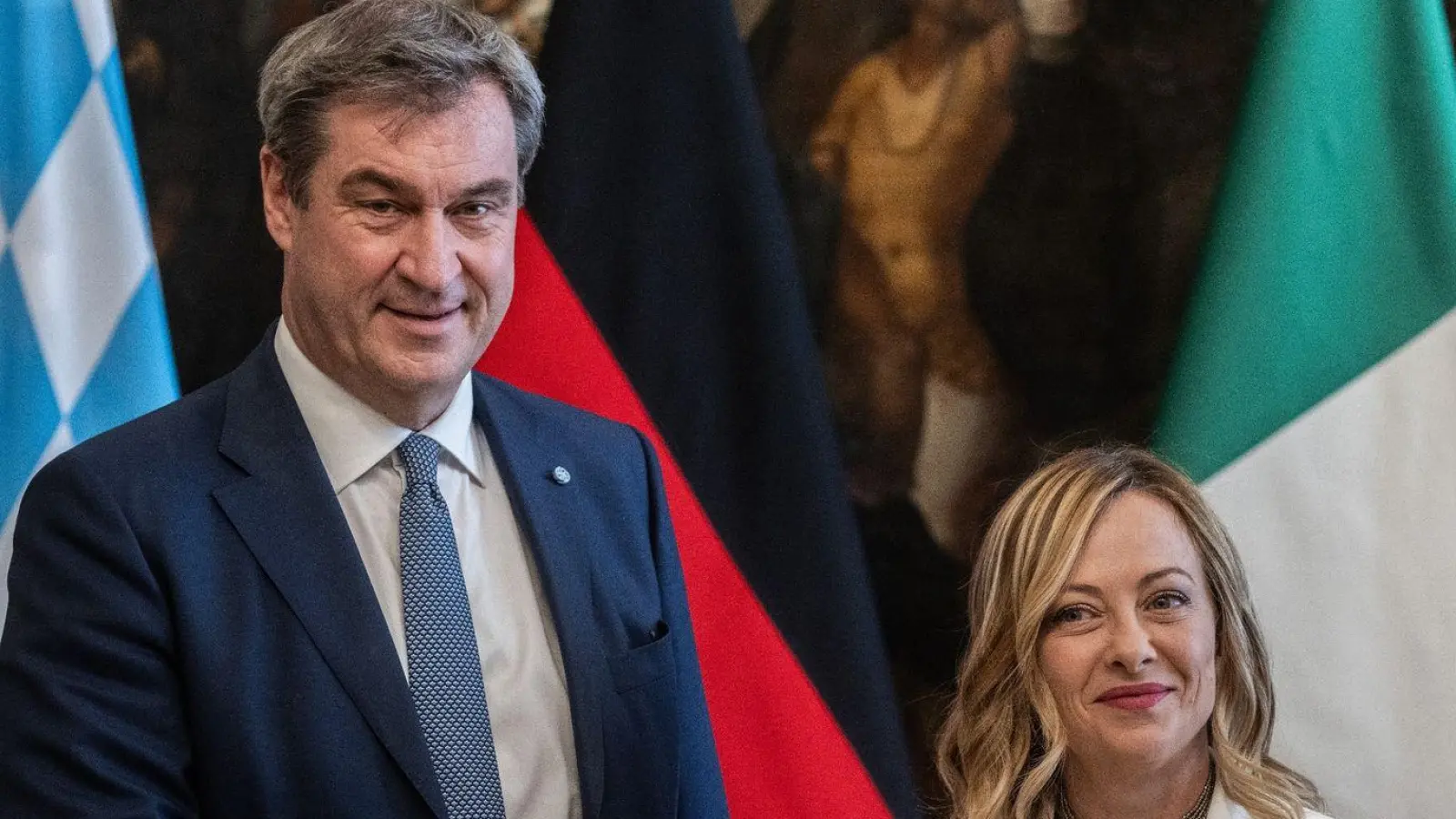 Bayerns Ministerpräsident Markus Söder und Italiens Regierungschefin Giorgia Meloni sind sich in energie-, verkehrs- und asylpolitischen Fragen recht einig. (Foto: Oliver Weiken/dpa)