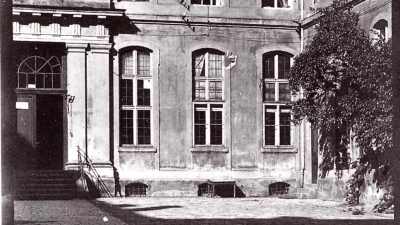 Im Zocha-Schlösschen an der Bahnhofstraße war einst die Realschule und dann die Oberrealschule untergebracht. 272 Schüler besuchten sie im Schuljahr 1924/1925. (Repro: Alexander Biernoth)