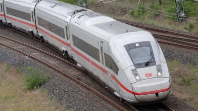 Ein ICE der Deutschen Bahn. (Foto: Paul Zinken/dpa/Symbolbild)