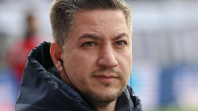 Der 41-jährige Amir Shapourzadeh war bis Anfang Februar Sportdirektor des VfL Osnabrück. (Foto: Friso Gentsch/dpa)