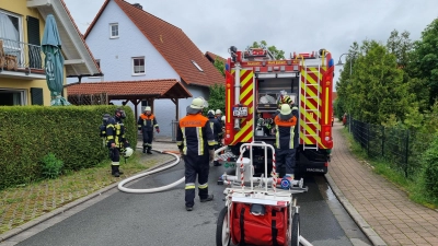 Schnell brachten die Feuerwehren den Küchenbrand in Dottenheim unter Kontrolle. (Foto: Feuerwehr/Rainer Weiskirchen)