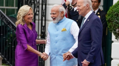 First Lady Jill Biden und US-Präsident Joe Biden empfangen den indischen Premier Modi am Weißen Haus. (Foto: Evan Vucci/AP/dpa)
