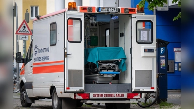 Mobile Kryokonservierung kann mit Hilfe von umgebauten Krankenwagen durchgeführt werden. (Foto: Monika Skolimowska/dpa)