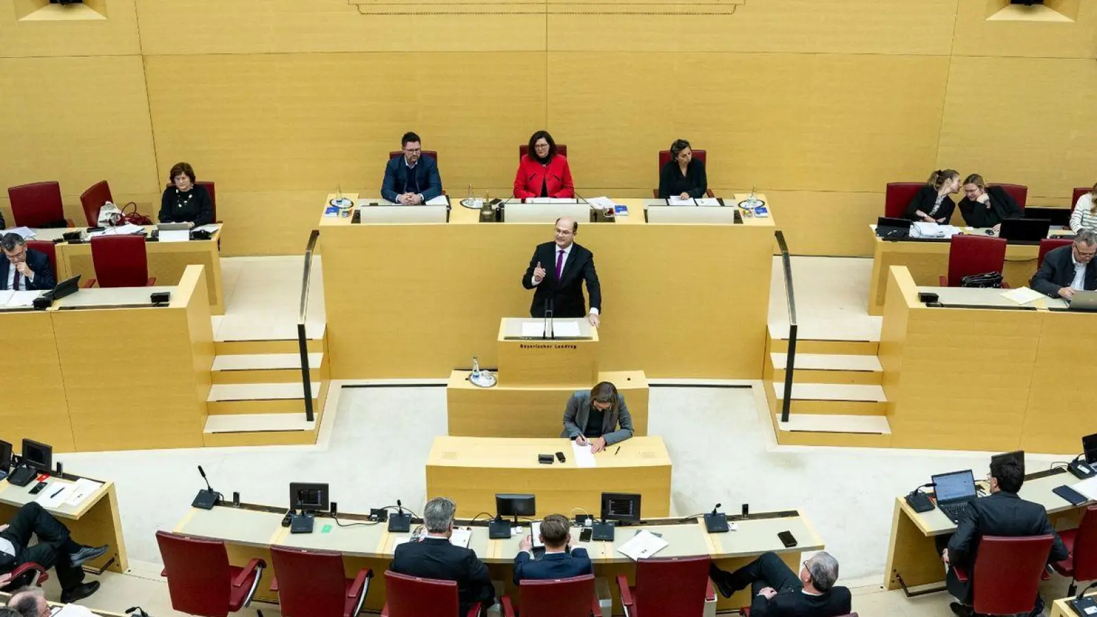 Eine Plenarsitzung im Landtag Bayern. (Foto: Lennart Preiss/dpa/Archivbild)