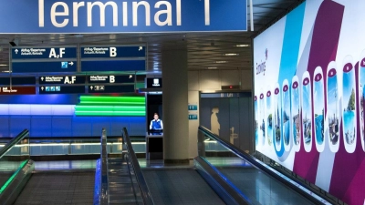 Fast menschenleer zeigt sich das Terminal 1 am Flughafen München. (Foto: Sven Hoppe/dpa/Archivbild)