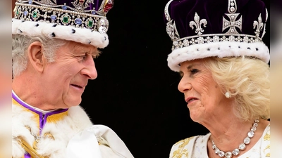 König Charles III. und Königin Camilla  nach ihrer Krönung auf dem Balkon des Buckingham-Palastes. (Foto: Leon Neal/AP/dpa)
