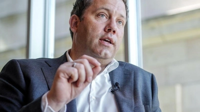 Klingbeil hat bisher keinen Zweifel daran gelassen, dass Scholz 2025 wieder Kanzlerkandidat der SPD wird - als Herausforderer wäre ihm Merz ganz recht. (Foto: Kay Nietfeld/dpa)