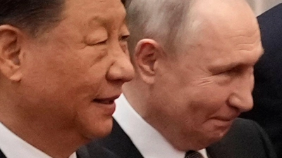 Der chinesische Präsident Xi Jinping (l) und der russische Präsident Wladimir Putin: Putin will im Mai China besuchen. (Foto: Suo Takekuma/AP/dpa)
