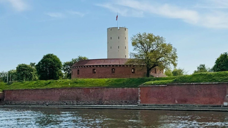 Die Festung Weichselmünde in Danzig ist nach dreijährigen Restaurierungsarbeiten wieder für Besucher geöffnet. (Foto: Magdalena Korzeniowska/polen.travel/dpa-tmn)