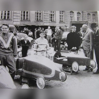 In den 60er Jahren sollten Jungen (und nur Jungen) anhand von Seifenkisten für Technik begeistert werden. (Archivbild: Fundus der Familie Schmidt)