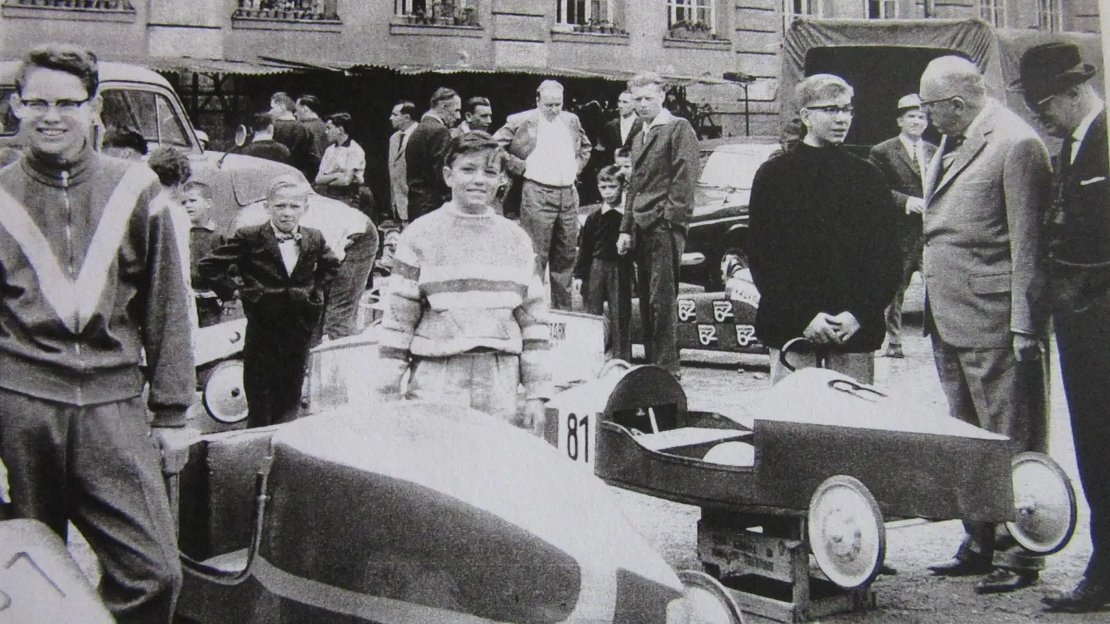 In den 60er Jahren sollten Jungen (und nur Jungen) anhand von Seifenkisten für Technik begeistert werden. (Archivbild: Fundus der Familie Schmidt)