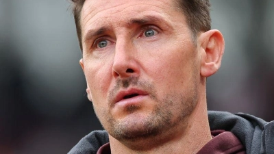 Miroslav Klose stimmt seine Mannschaft ab dem 2. Januar auf die Rückrunde ein. (Archivbild) (Foto: Daniel Karmann/dpa)