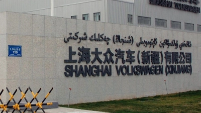 VW betreibt ein Werk in Xinjiang. (Foto: Stephan Scheuer/dpa)