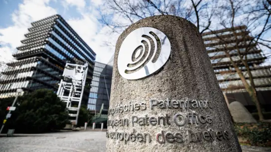 Das Bundesverfassungsgericht veröffentlicht seine Entscheidung zu Beschwerdekammern des Europäischen Patentamts. (Foto: Matthias Balk/dpa)