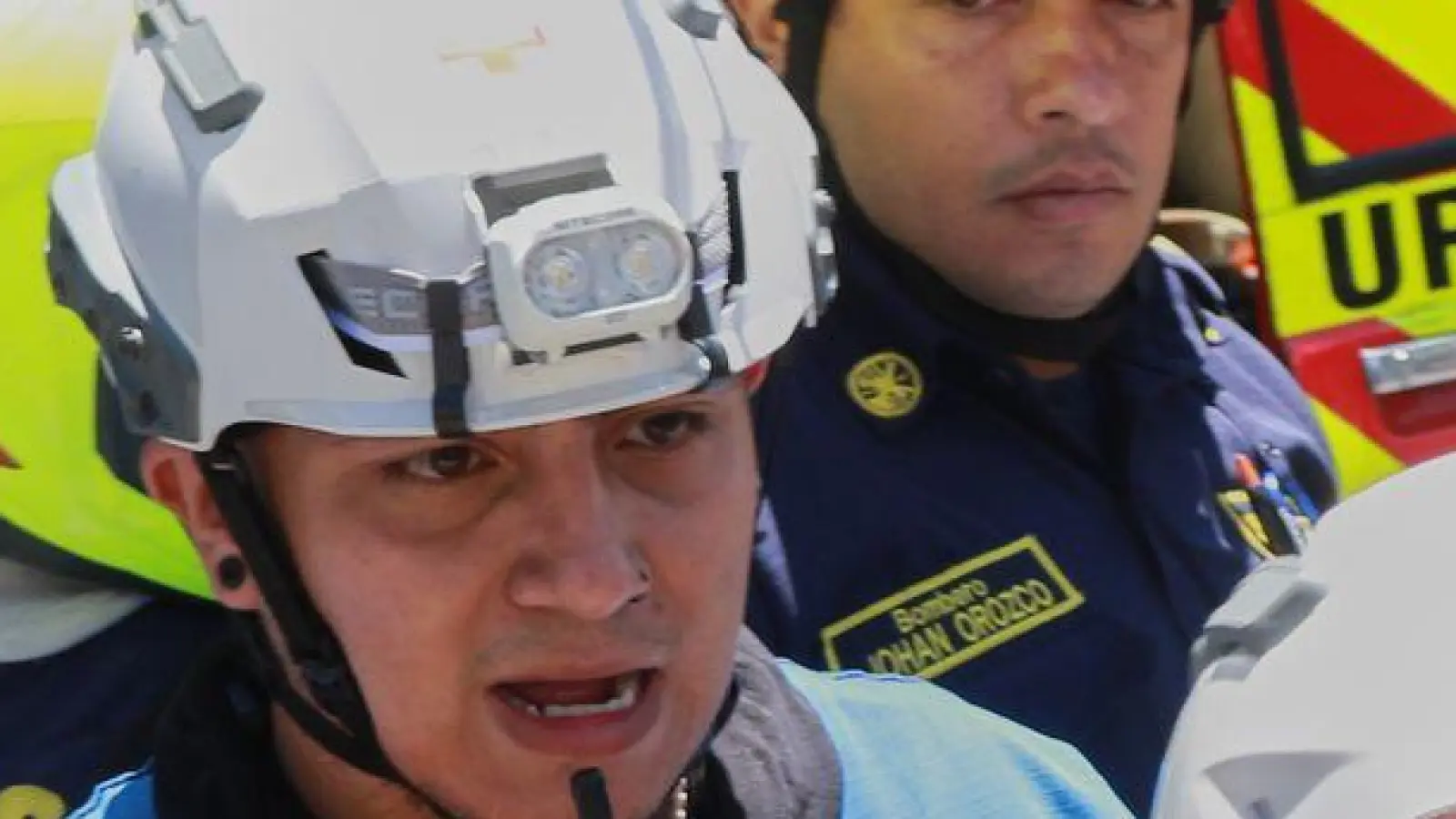 Rettungskräfte suchen nach Überlebenden nach dem schweren Erdbeben in Kolumbien.  (Foto: Andres Valencia/AP/dpa)