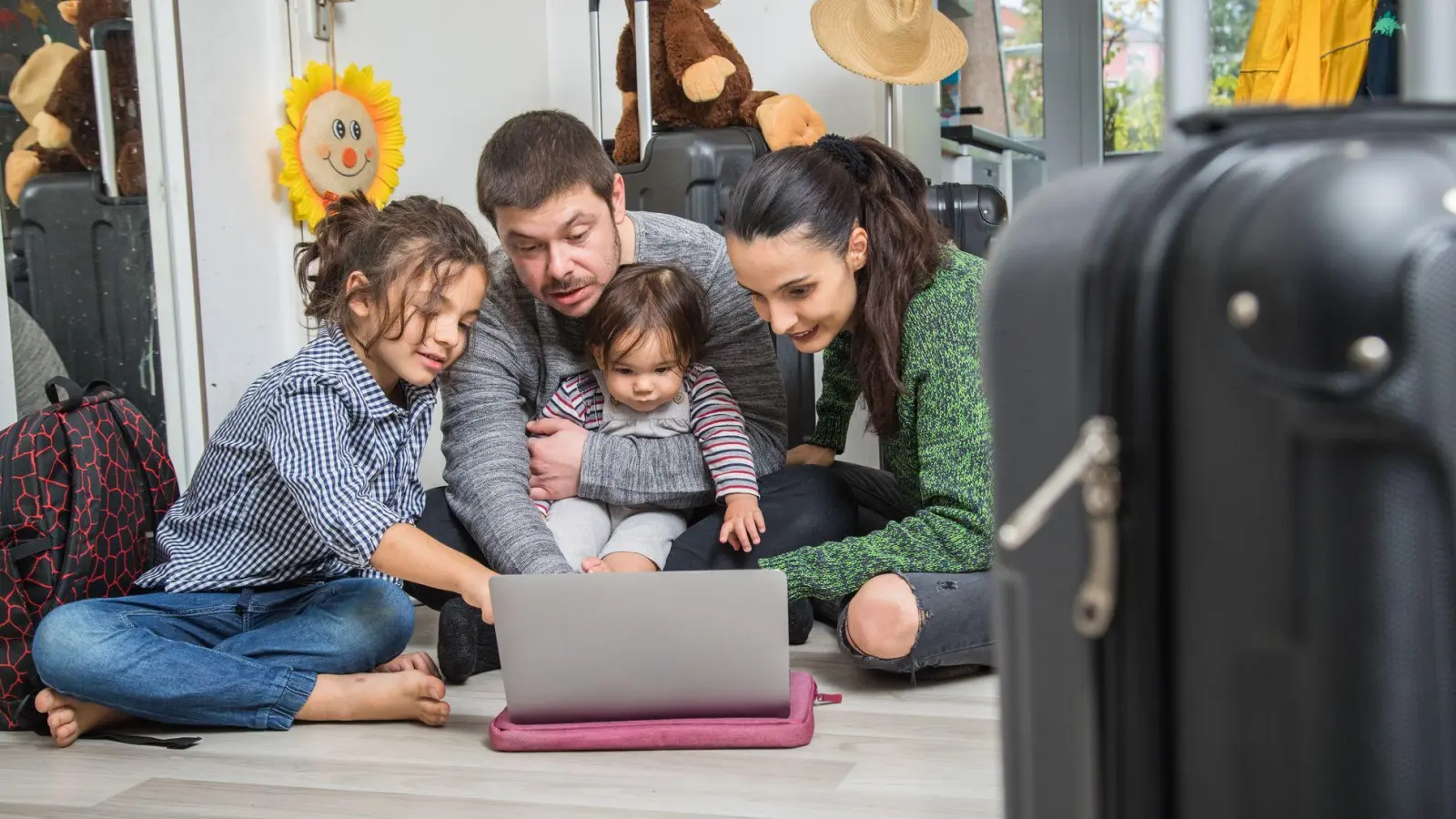 Was muss alles in den Koffer? KI-Tools können dabei helfen, spezifische Packlisten zu erstellen. (Foto: Christin Klose/dpa-tmn)