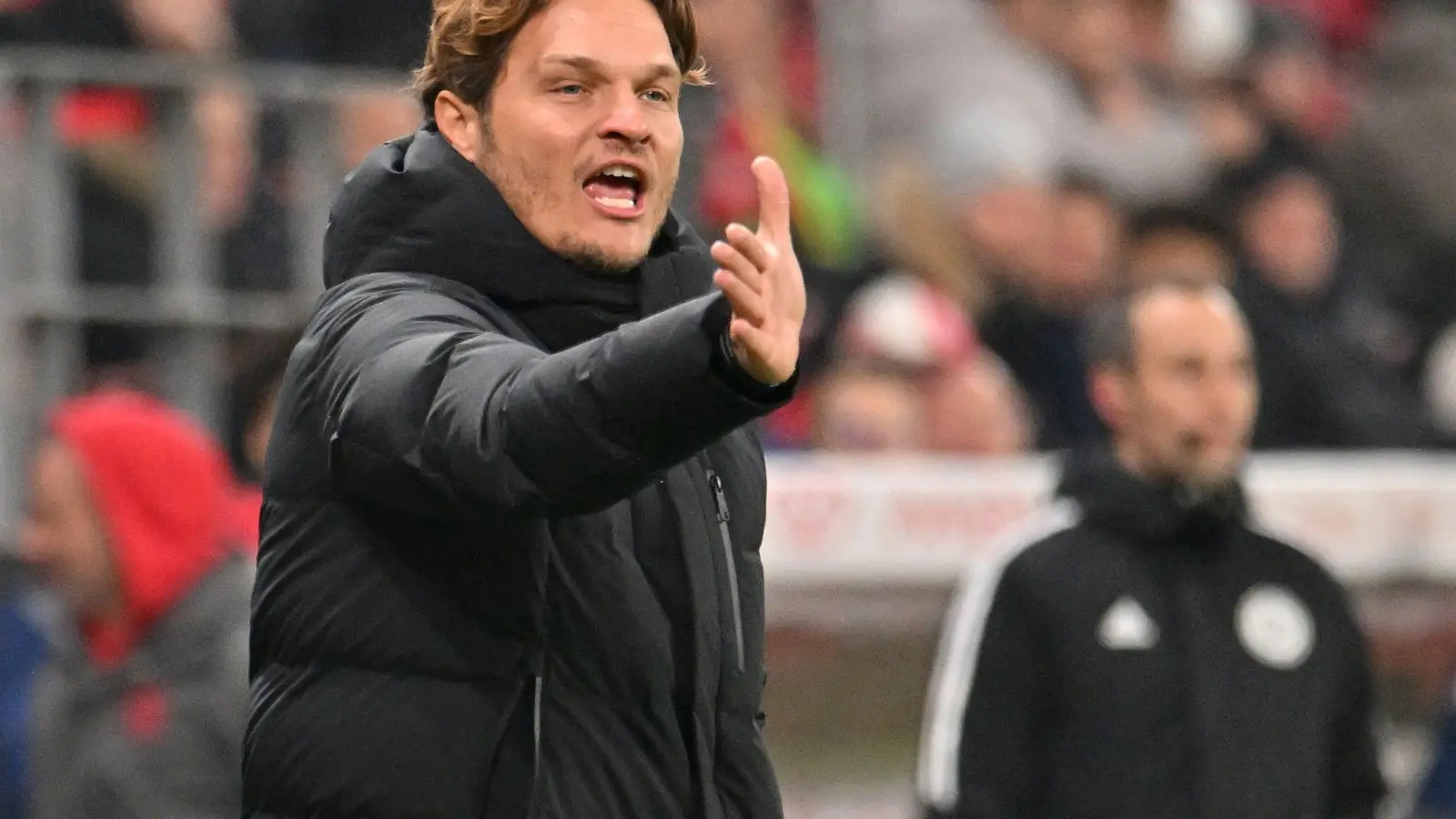 Ist mit Dortmund in Leverkusen gefordert: BVB-Coach Edin Terzic. (Foto: Torsten Silz/dpa)
