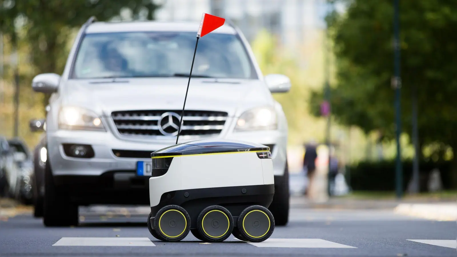 Solche Lieferroboter des Unternehmens Starship Technologies wurden auch in Deutschland bereits getestet. (Symbolbild) (Foto: picture alliance / dpa)