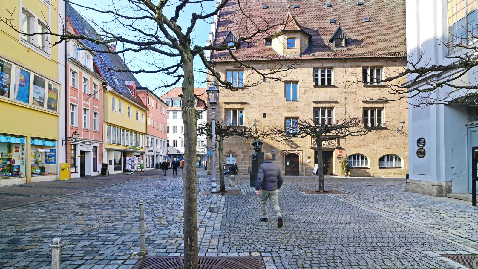 Das Stadthaus beherbergt einen Teil der städtischen Verwaltung. Das Dachgeschoss kann man derzeit „büromäßig“ nicht nutzen. Diese Informationen bestätigte die Kommune auf Anfrage der FLZ. (Foto: Jim Albright)