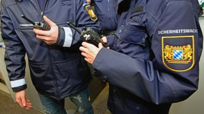 Die Sicherheitswacht unterstützt die Polizei ehrenamtlich. Bald soll sie auch in Schopfloch im Einsatz sein.  (Archivbild: Jim Albright)