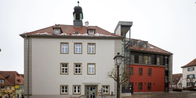 Beim Wahlkampf um den Chefsessel im Uffenheimer Rathaus gab es eine Schmähschrift gegen den amtierenden Bürgermeister Wolfgang Lampe.  (Foto: Mirko Fryska)