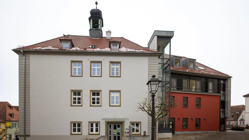 Beim Wahlkampf um den Chefsessel im Uffenheimer Rathaus gab es eine Schmähschrift gegen den amtierenden Bürgermeister Wolfgang Lampe.  (Foto: Mirko Fryska)