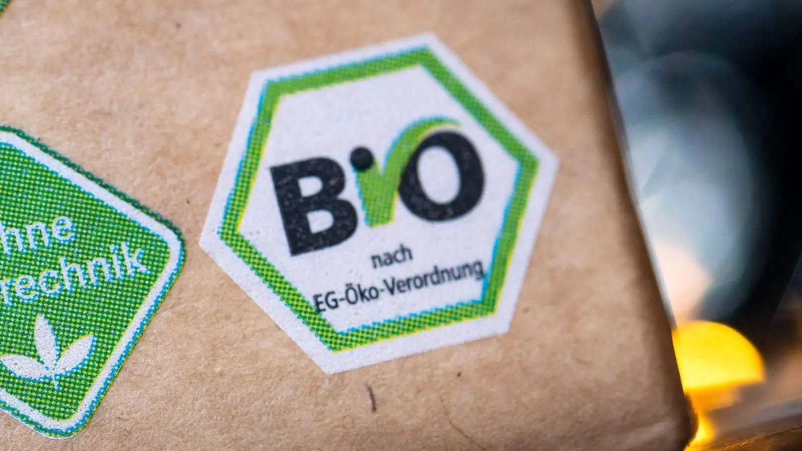 Die Nachfrage nach Bio-Lebensmitteln ist im zweiten Quartal erneut gestiegen. (Archivbild) (Foto: Sina Schuldt/dpa)