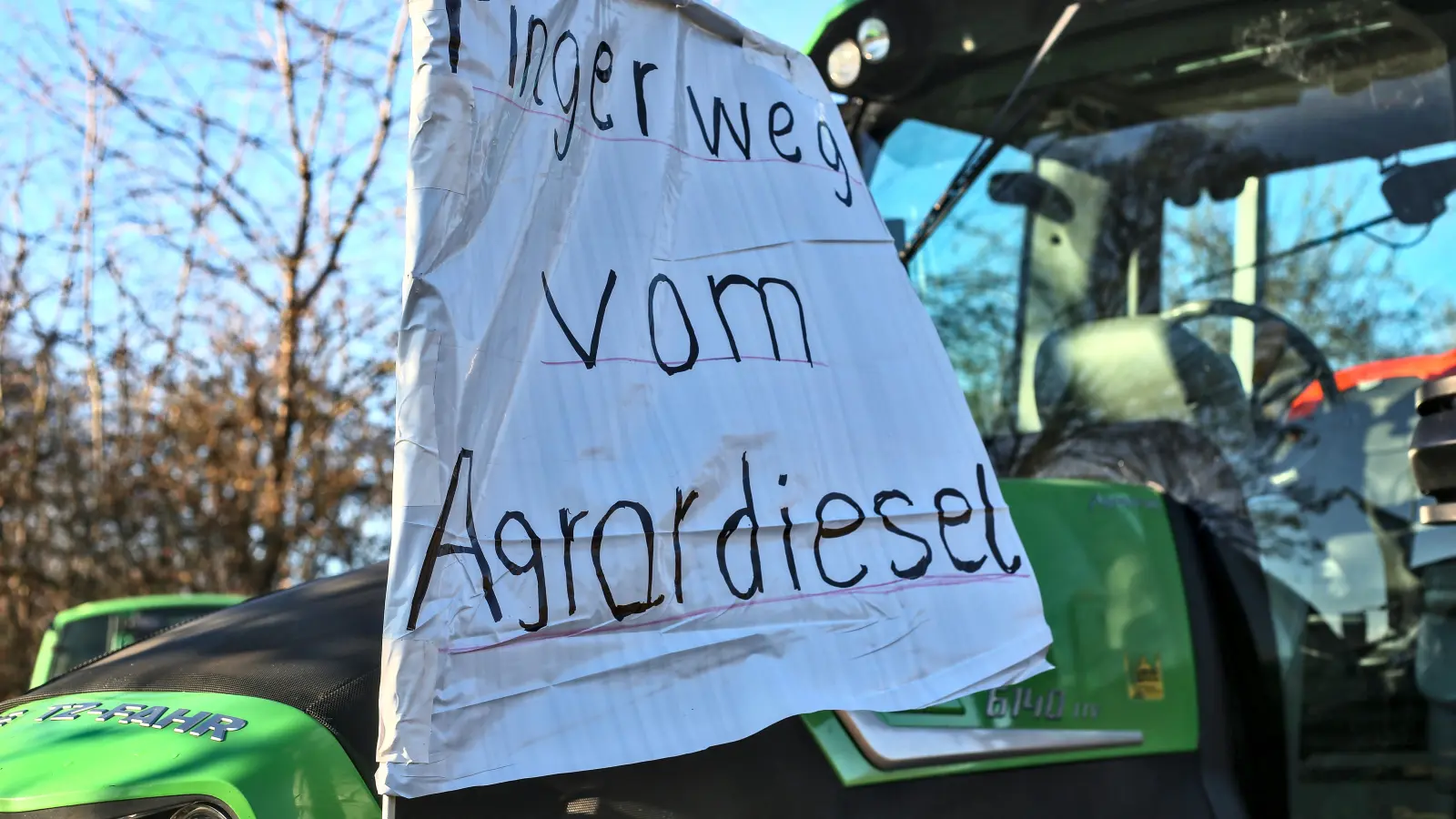 Mit diversen Sternfahrten und anderen Protestaktionen demonstrierten Landwirte aus dem Landkreis – hier in Bräuersdorf – zuletzt gegen die Politik der Ampel. Verständnis dafür kommt nun auch von den Grünen. (Foto: Tizian Gerbing)
