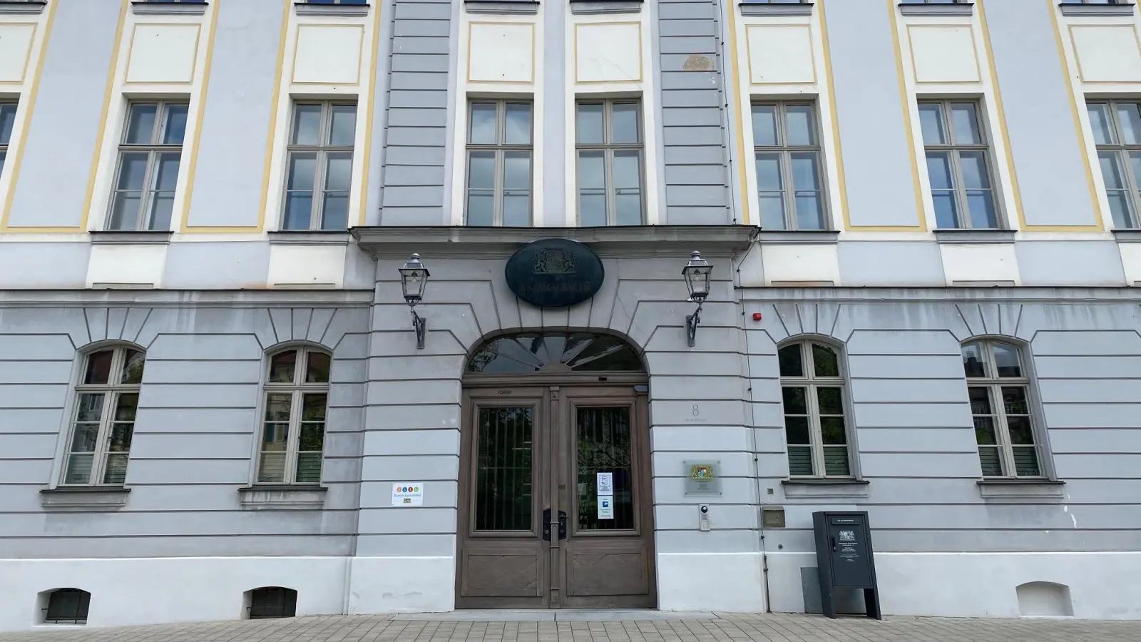 Siloballen, bei denen die Folie aufgeplatzt war, führten einen Landwirt und eine Landwirtin vors Amtsgericht in Ansbach (Foto: Manfred Blendinger)