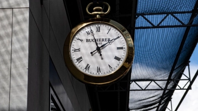 Der Genfer Luxusuhren-Hersteller Rolex übernimmt mehr als 100 Schmuckfachgeschäfte des Uhren- und Schmuckhändlers Bucherer weltweit. (Foto: Paul Zinken/dpa)