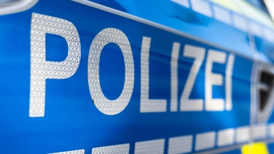 Die Polizei ermittelt unter anderem wegen des Verdachts der Unfallflucht. (Symbolbild) (Foto: David Inderlied/dpa)