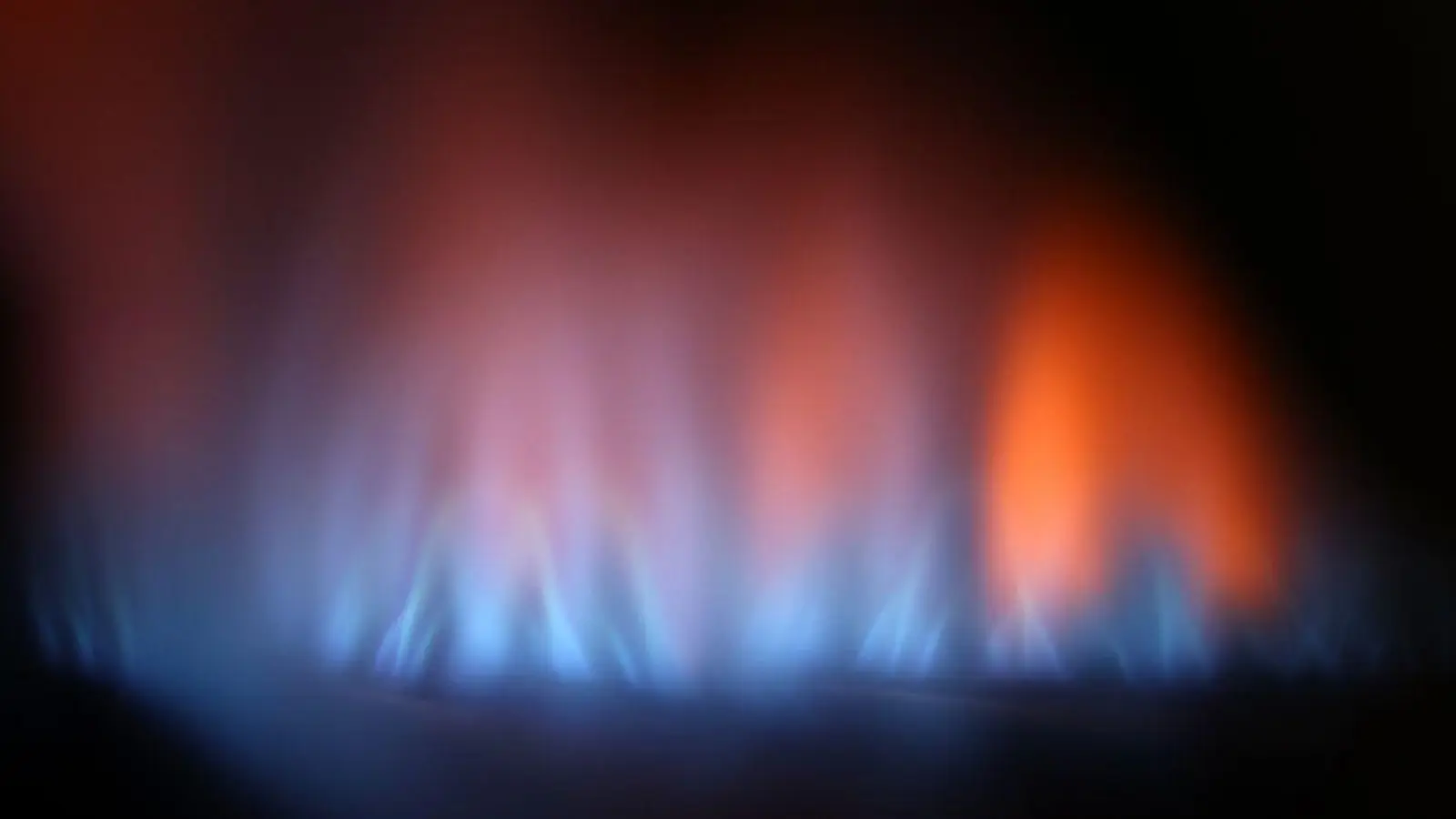 Am deutlichsten verbilligte sich auf Jahressicht Erdgas. (Foto: Karl-Josef Hildenbrand/dpa)