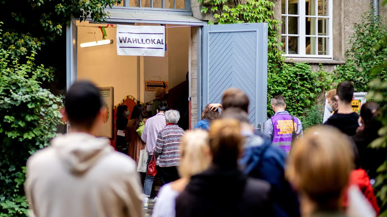 Der Soziologe Ansgar Hudde stellt in einem neuen Buch die These auf, dass Deutschlands Wahlbezirke gemischter sind als gedacht (Archivbild). (Foto: Hauke-Christian Dittrich/dpa)