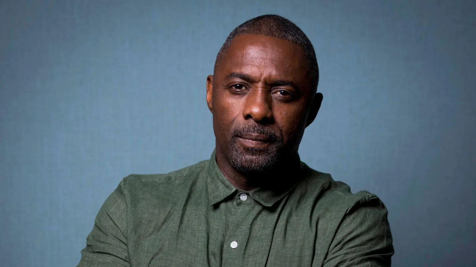 Elba spielte in der Kultserie „The Wire“ einen Drogendealer. (Archivbild) (Foto: Scott Garfitt/Invision/AP/dpa)