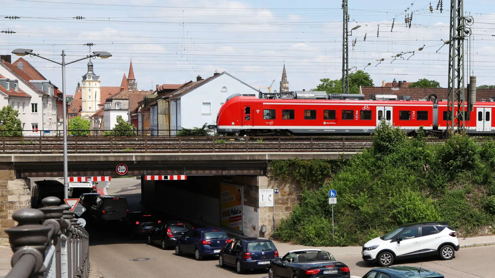 Die S-Bahnen zwischen Crailsheim und Ansbach fahren alle zwei Stunden. Doch am genauen Zeitplan stören sich etliche Nutzer. (Foto: Johannes Hirschlach)