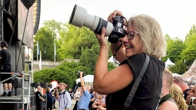 Fotografin Arlett Ströbel in Action beim Peter-Maffay-Konzert. (Foto: Katrin Rogowski)