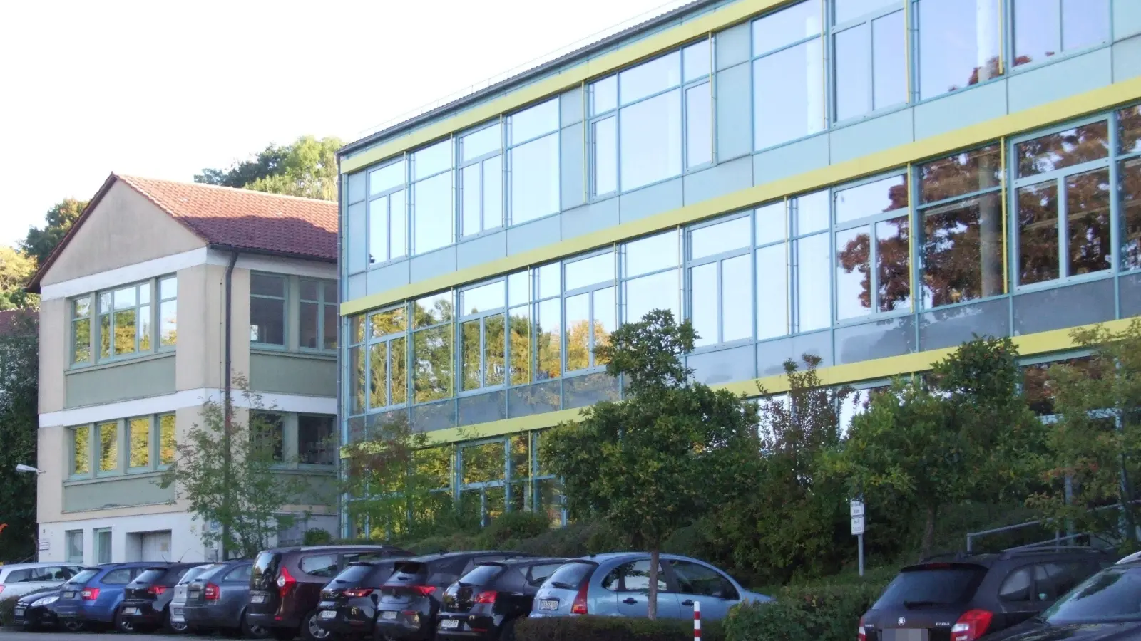 Der Gebäudekomplex der Feuchtwanger Stadt-Schule an der Schulstraße entspricht nicht mehr den heutigen Ansprüchen. (Foto: Jasmin Kiendl)