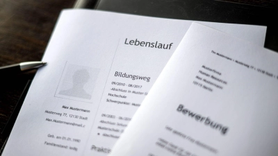 Keine Reaktion nach der Bewerbung? Wer keine Rückmeldung bekommt, darf - und sollte - nachhaken. (Foto: Sina Schuldt/dpa/dpa-tmn)