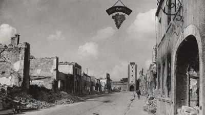 Von Weigenheim, Reusch und Geckenheim liegt der Redaktion kein Foto vom Kriegsende vor. Hier ist die schwer getroffene Reichsstadt Rothenburg zu sehen, in der sich schon am 31. März der Schutt türmte. (Archivfoto: privat)