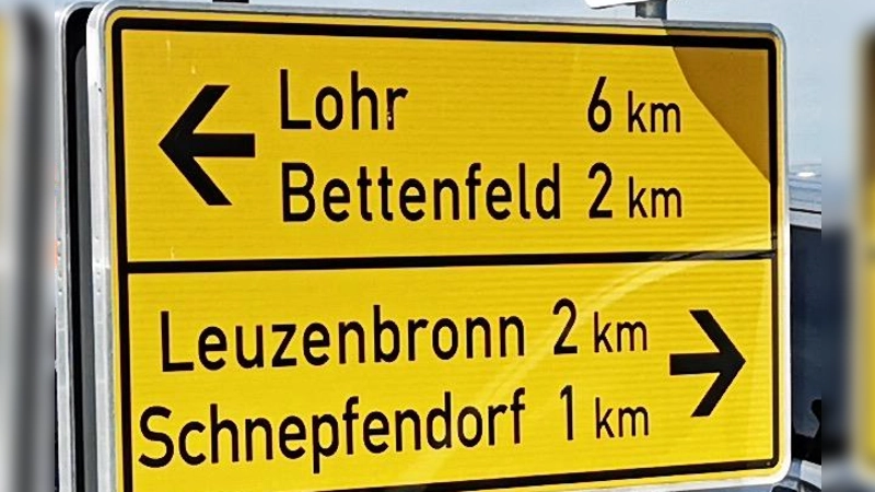 Eine leicht verletzte Person und 35.000 Euro Sachschaden: So lautet die Bilanz eines Unfalls an der Schnepfendorfer Kreuzung am Samstag. (Foto: Jürgen Binder)