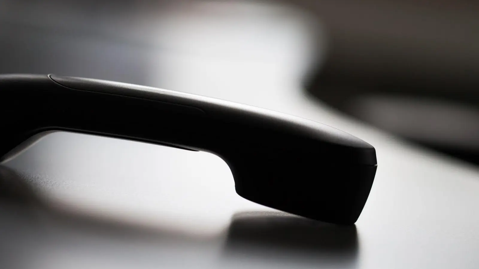 Die Polizei fahndet nach den Betrügern. (Symbolbild) (Foto: Rolf Vennenbernd/dpa)