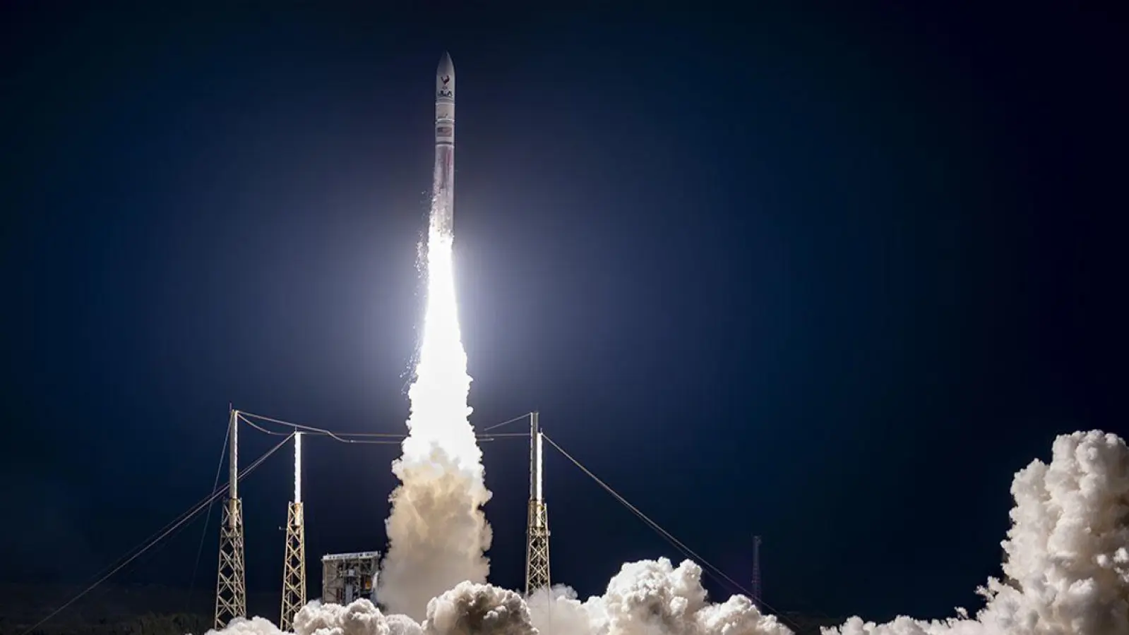 Start der ULA Vulcan VC2S-Rakete für die Peregrine Mission One (PM1) Anfang Januar in Florida. (Foto: ---/ULA/PA Media/dpa)