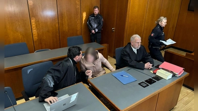 Eine Sozialarbeiterin ist wegen Mordes an einem 15-jährigen Mädchen verurteilt worden. (Archivbild)  (Foto: Maurice Dirker/dpa)