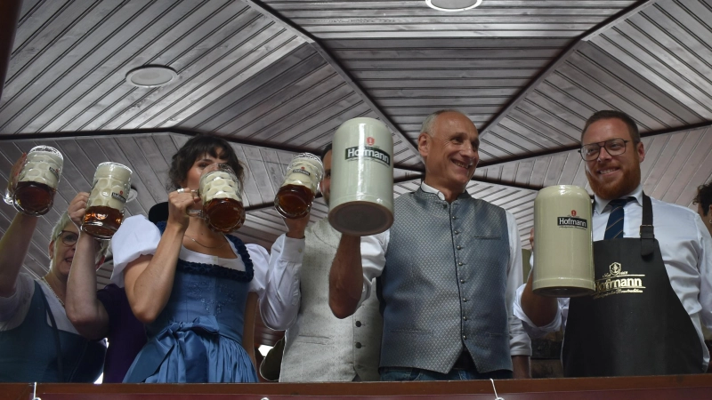 Festumzug, Bieranstich und gute Laune: Über eine Woche lang feiern die Neustädterinnen und Neustädter wieder ihre Kirchweih. (Foto: Ute Niephaus)