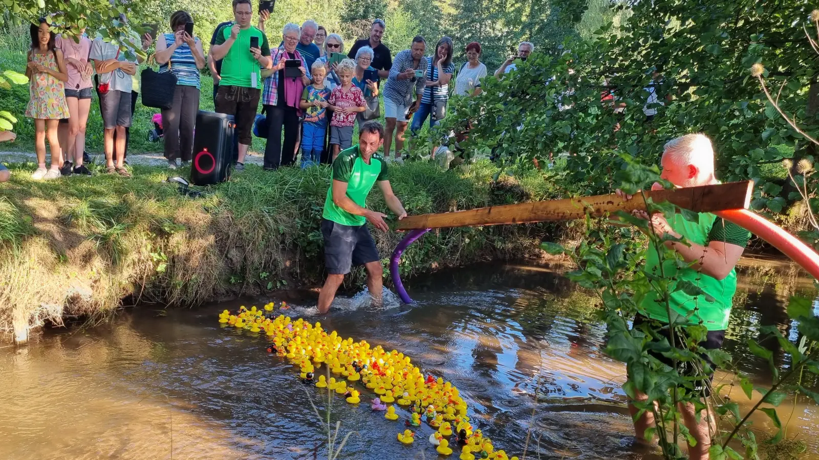Das Entenrennen der Schützengesellschaft zählt zu den Highlights der Kirchweih. (Foto: Rainer Weiskirchen)