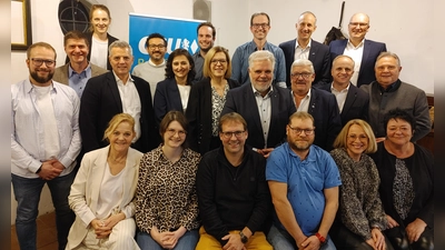 Sie wollen wieder für ein besseres Image der Stadt Bad Windsheim sorgen. Diese Kandidatinnen und Kandidaten vertreten die CSU bei der Kommunalwahl 2026. (Foto: Katrin Merklein)