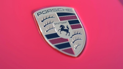 Sportwagenbauer Porsche: erneuter Absatzrückgang. (Archivbild) (Foto: Bernd Weißbrod/dpa)