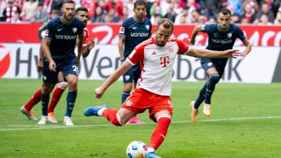 Harry Kane vom FC Bayern München trifft per Elfmeter zum 5:0. (Foto: Sven Hoppe/dpa)
