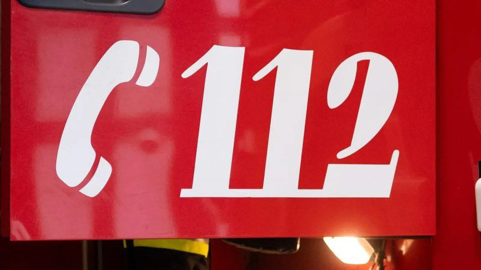 Mehrere Feuerwehren waren laut Polizei nach der Explosion im Einsatz. (Symbolbild) (Foto: Niklas Treppner/dpa)